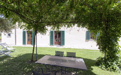 Villa Sofia: Garden and veranda