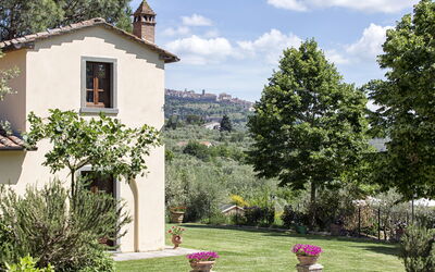 Villa Sofia: Building Exterior