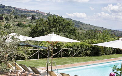 Villa Sofia: Swimming pool and panoramic view