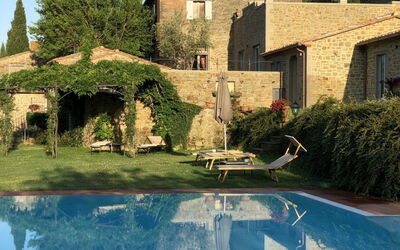 Borgo Falconiera: villa-borgo-del-falcone-sodo-villa-pool