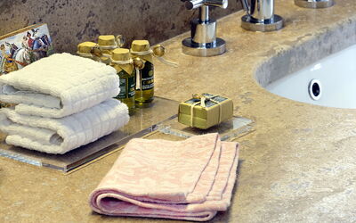 Borgo Falconiera: villa-borgo-del-falcone-sodo-villa-bathroom