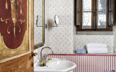 Borgo Falconiera: villa-borgo-del-falcone-sodo-villa-bathroom