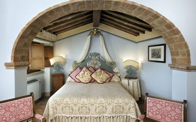 Borgo Falconiera: villa-borgo-del-falcone-sodo-villa-bedroom