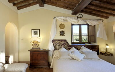 Borgo Falconiera: villa-borgo-del-falcone-sodo-villa-bedroom