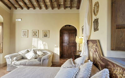 Borgo Falconiera: villa-borgo-del-falcone-sodo-villa-bedroom