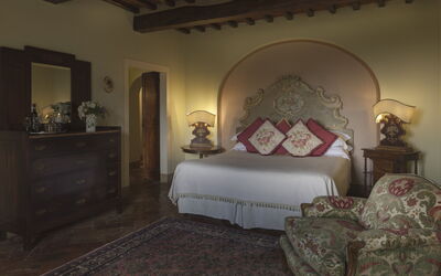 Borgo Falconiera: villa-borgo-del-falcone-sodo-villa-bedroom