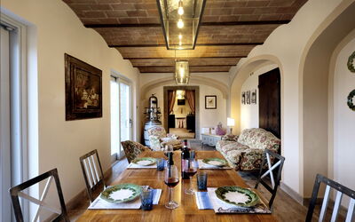 Borgo Falconiera: villa-borgo-del-falcone-sodo-villa-dining-room