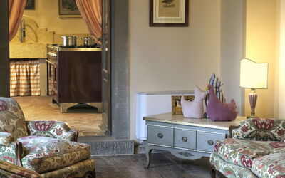 Borgo Falconiera: villa-borgo-del-falcone-sodo-villa-living-room